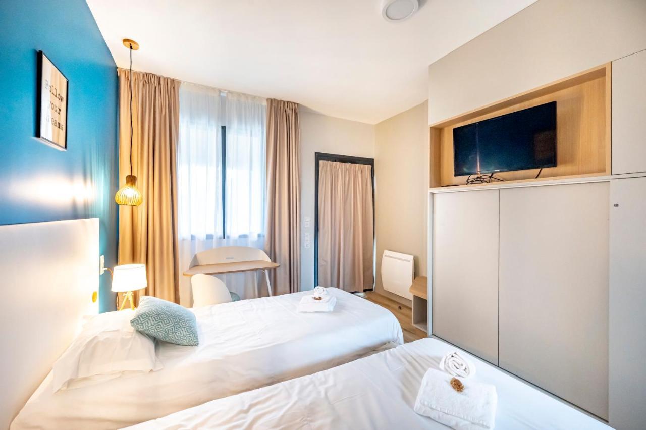 Domaine De Port Aux Rocs Hotel Льо Кроази Екстериор снимка